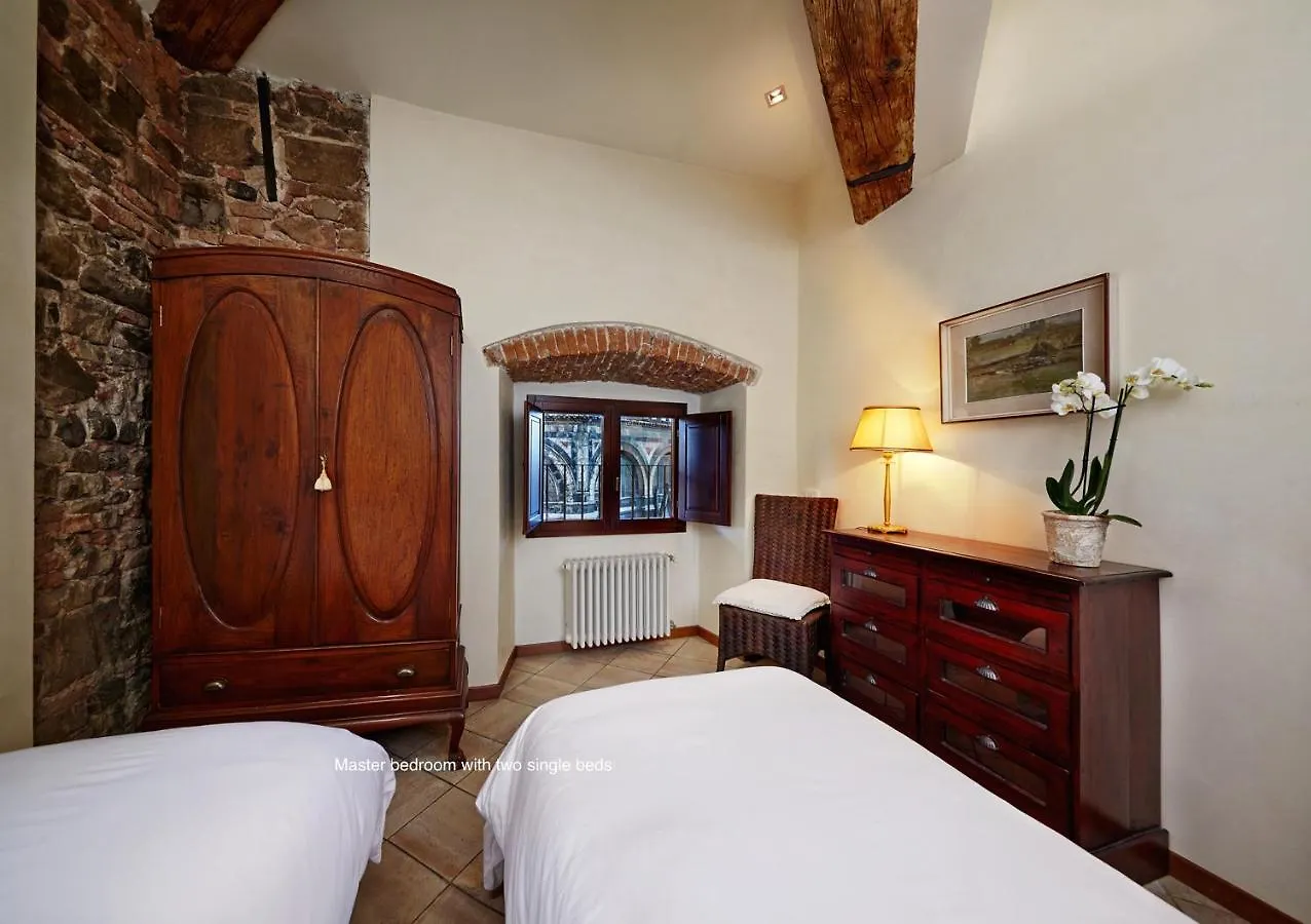 The Flora And Florian Apartments - The Feeling Of Touching The Duomo Firenze 0*,  Italia